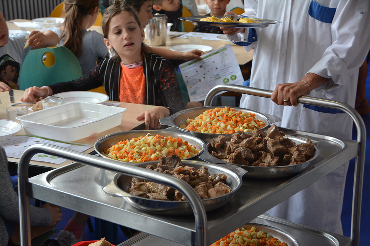 Restauration scolaire : des produits toujours plus locaux et plus sains