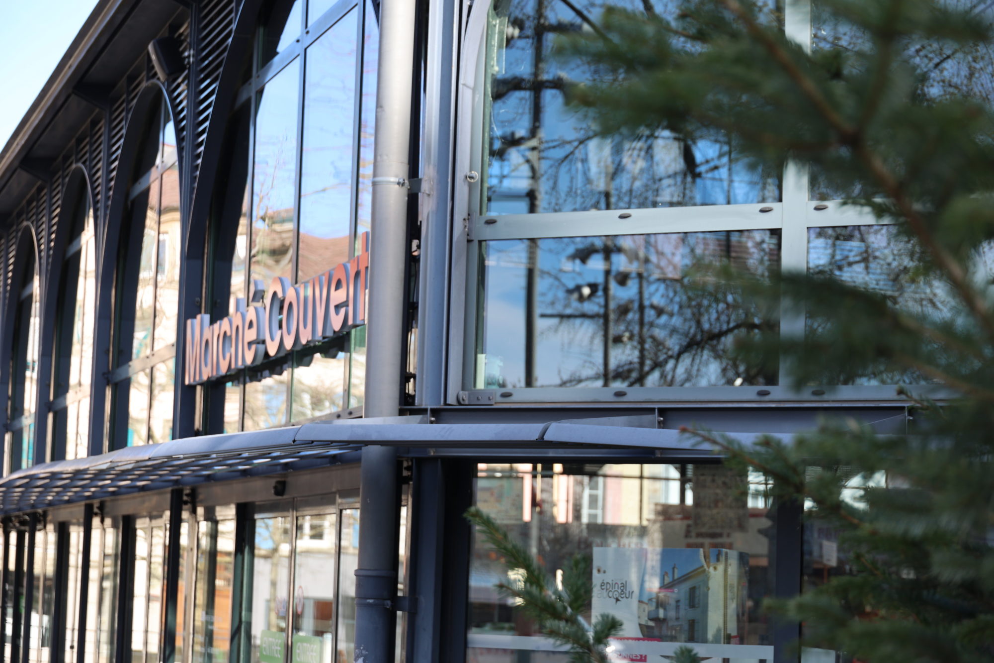 Un stand disponible au cœur du marché couvert