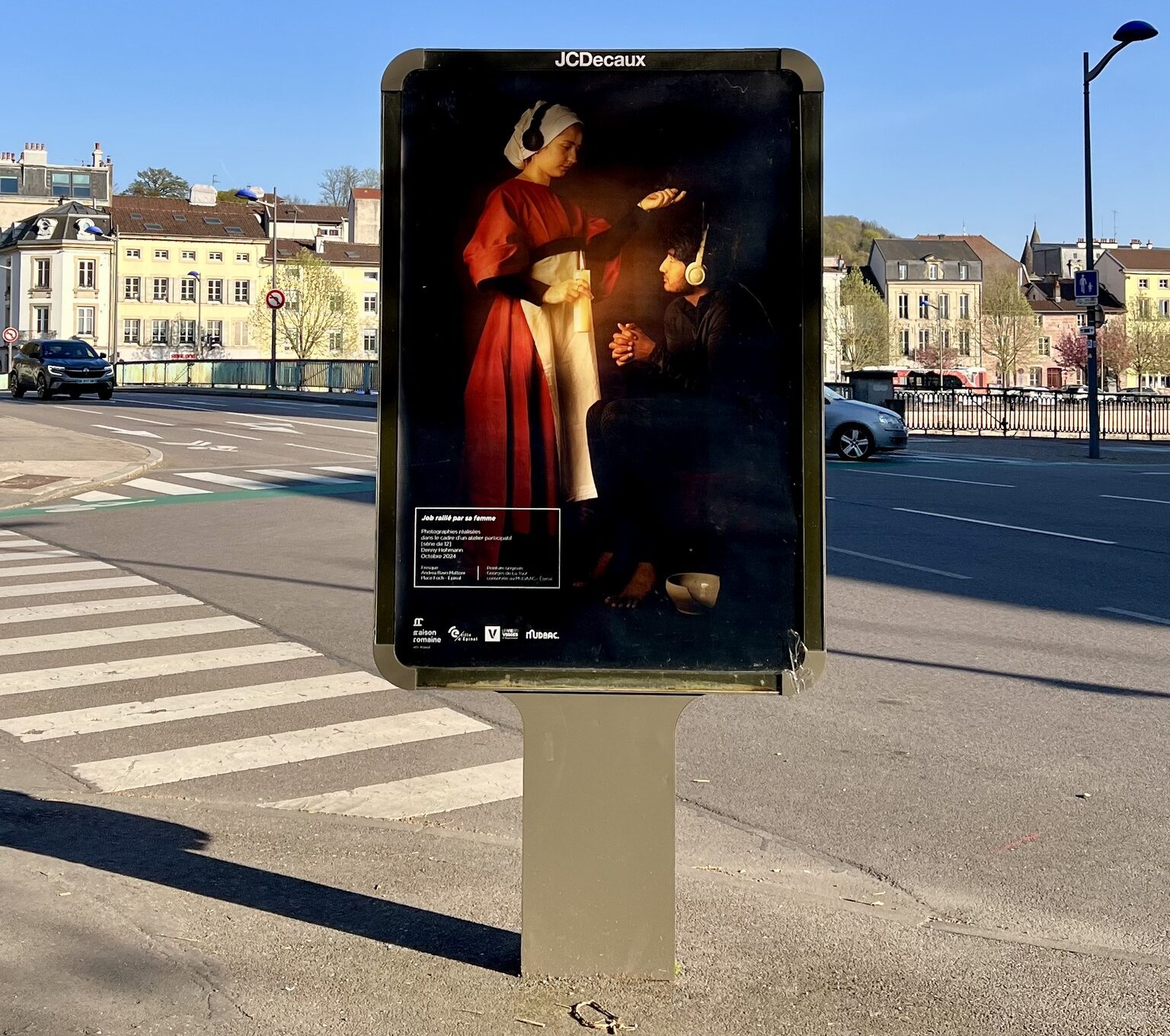 Art insolite : le célébrissime tableau Job raillé par sa femme réinterprété dans les rues d’Epinal